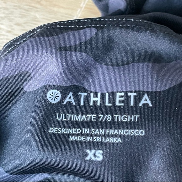Athleta Ultimate Stash Pocket 7/8 Tight Camouflage Black Gray - 29976 - Picture 14 of 16